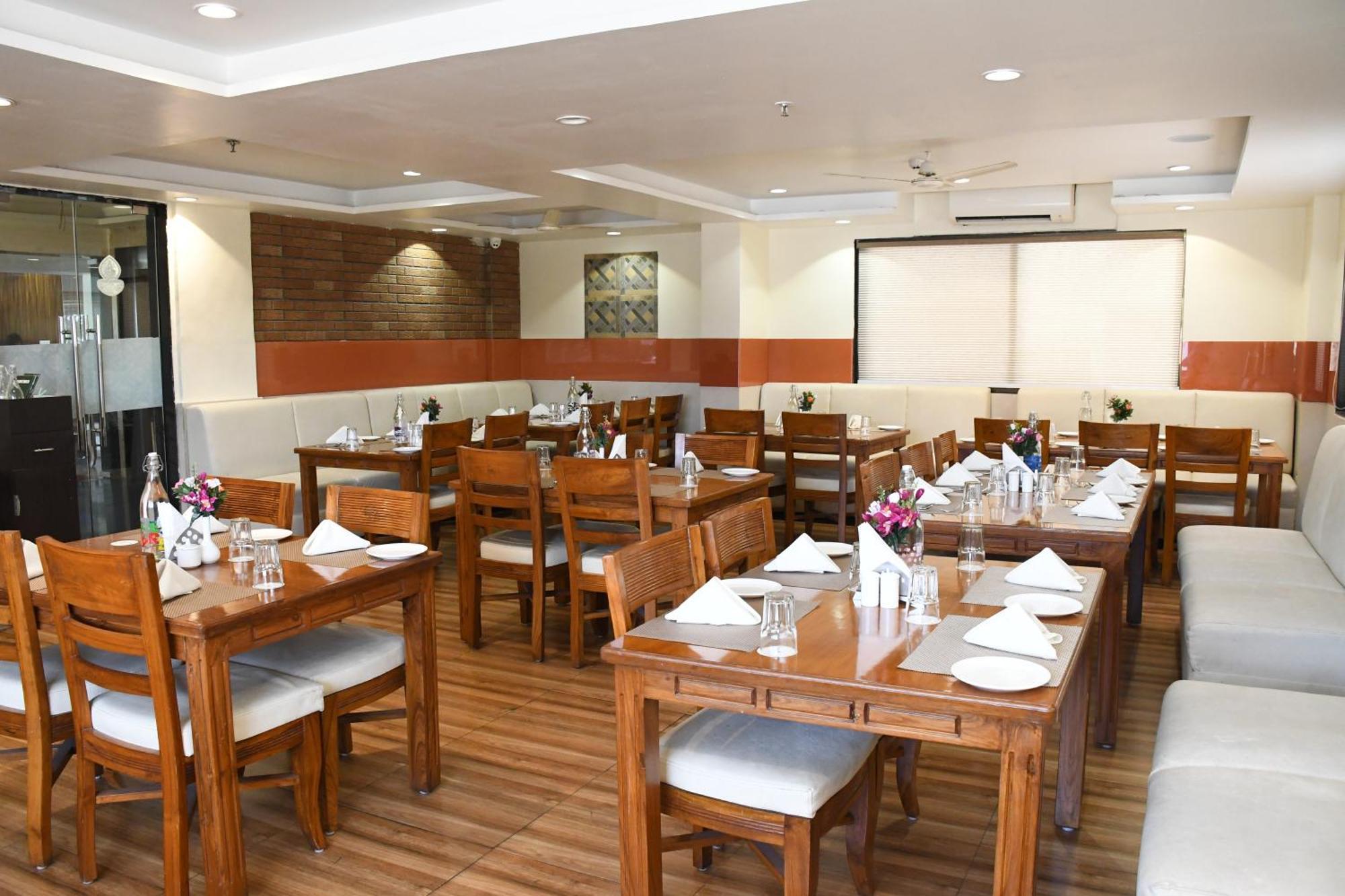 Sai Neem Tree Hotel Shirdi Luaran gambar