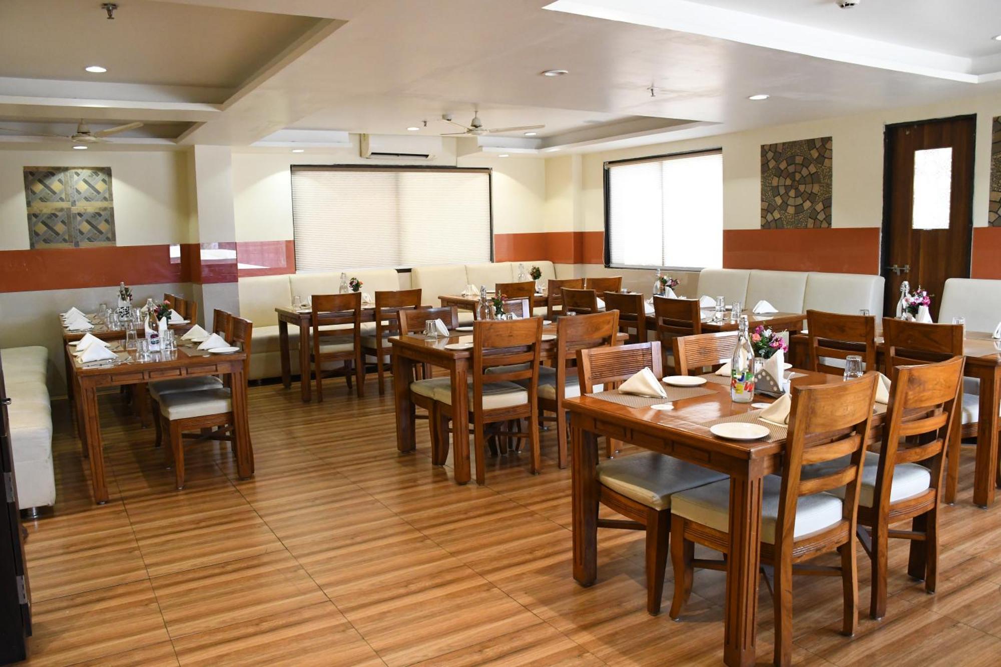 Sai Neem Tree Hotel Shirdi Luaran gambar