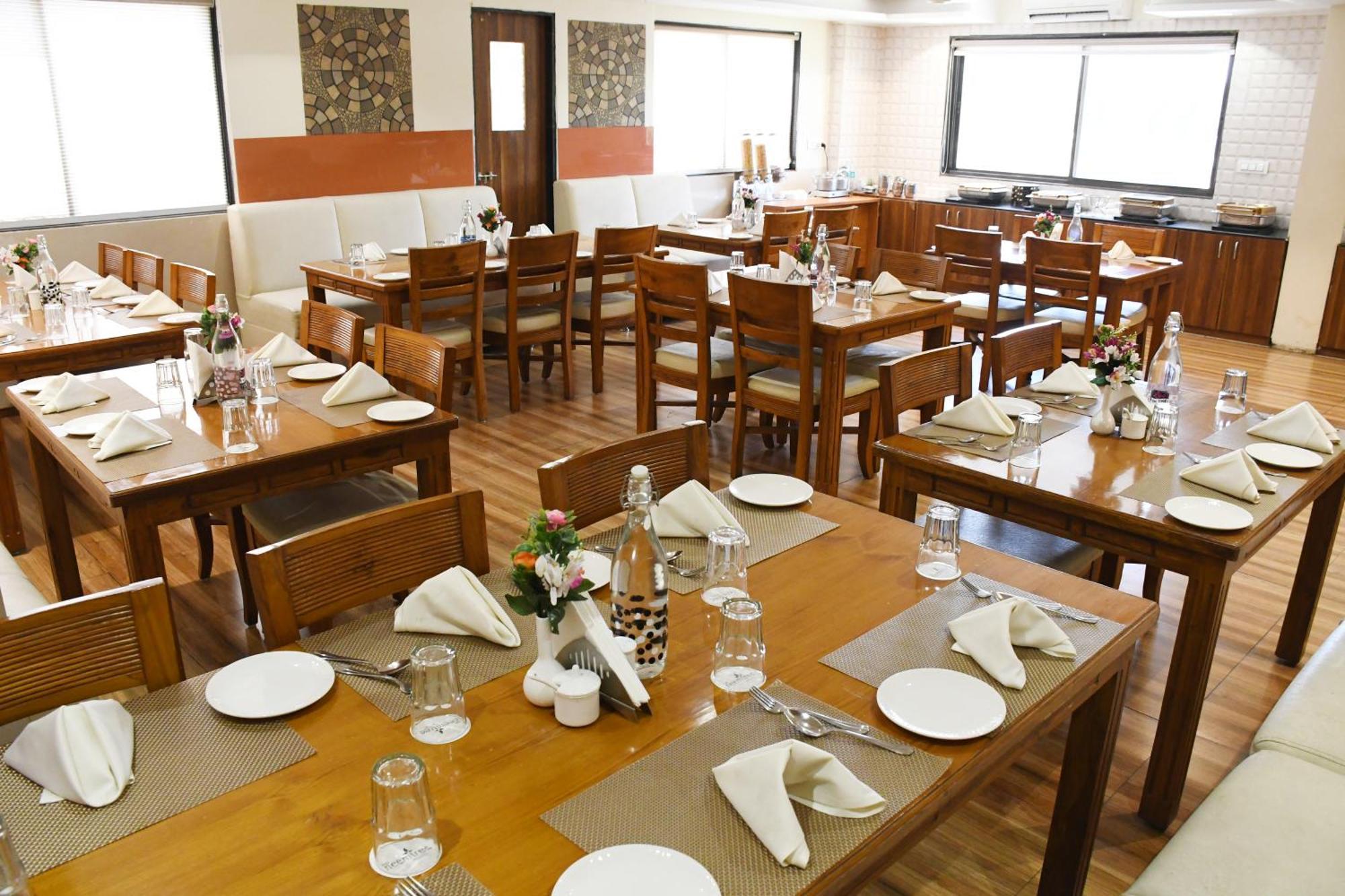 Sai Neem Tree Hotel Shirdi Luaran gambar
