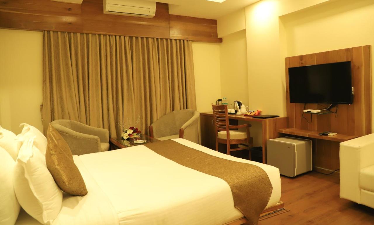 Sai Neem Tree Hotel Shirdi Luaran gambar